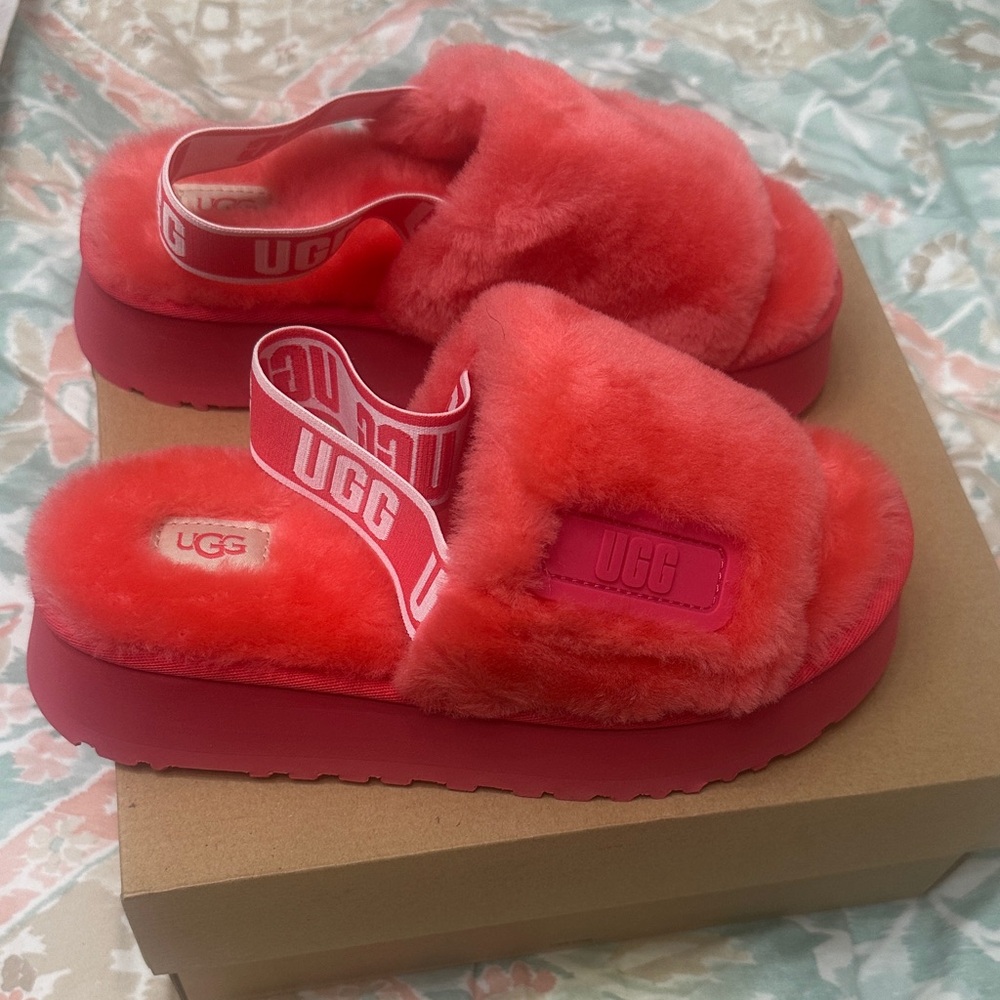 UGG Vibrant Red Fluffy Slides - Picture 2 of 3